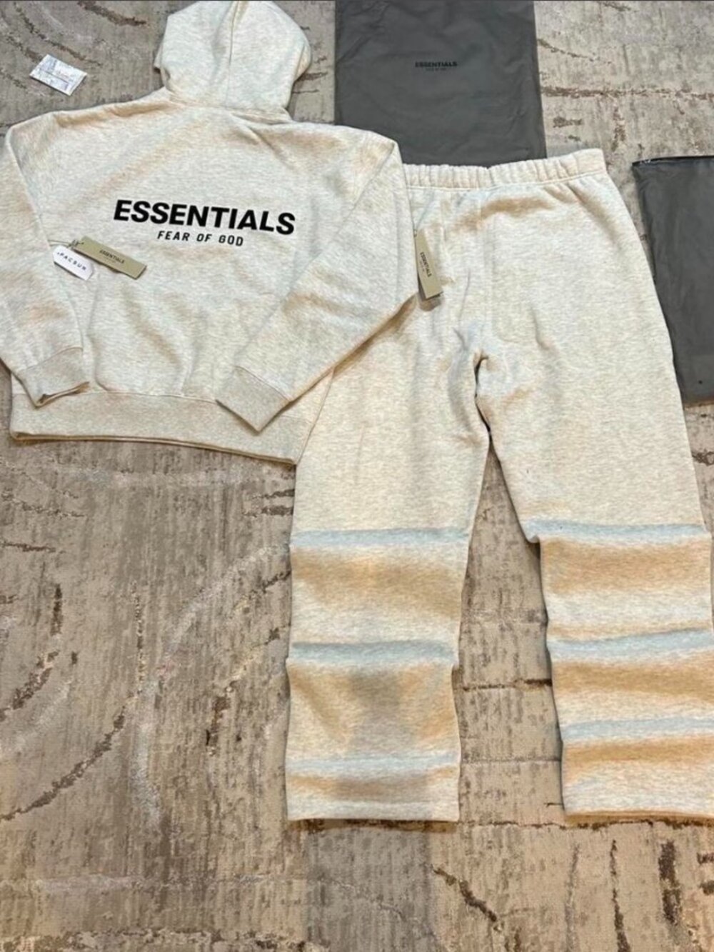Essentials X small New light oat set uncuffed